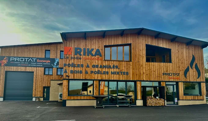 Showroom Protat poêles bois Pommiers Anse Beaujolais extérieur